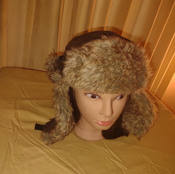 Russian/Canadain Aviator Winter Ear Flap Ski Hat - Picture 4 of 8